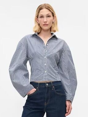 GAP Organic Cotton Barrel Sleeve Cropped Shirt